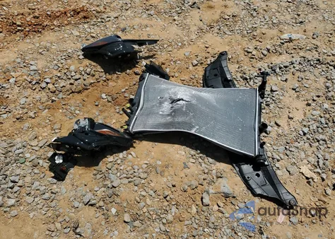 2025 Toyota Camry Xse z USA, uszkodzony, nr VIN 4T1DBADK0SU508456